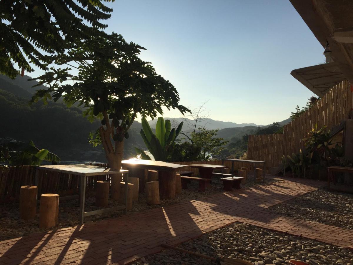 Apartmán Mekong Backpackers Muang Pakbèng Exteriér fotografie